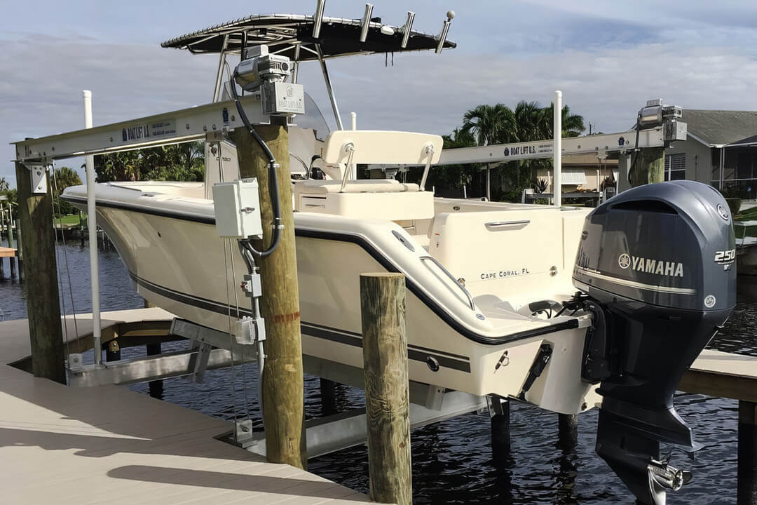 4-Pile Boat Lift with a 10K Boat - BOAT LIFT US