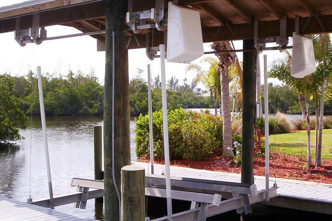 Boathouse Lift - BOAT LIFT US