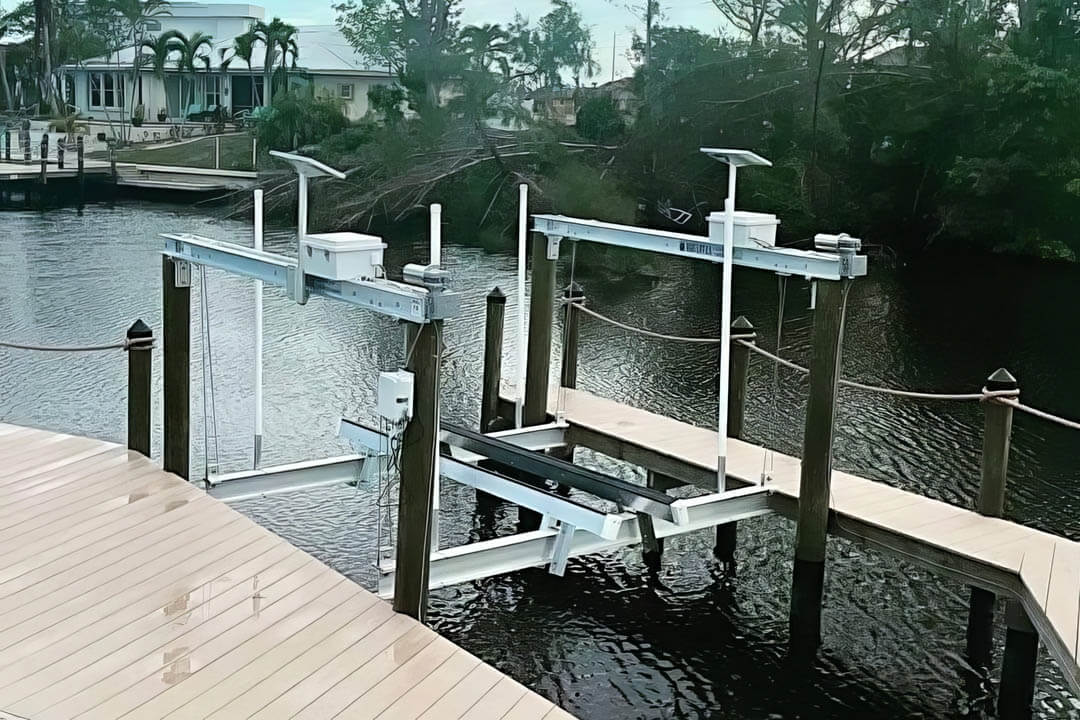 Solar Boat Lift - BOAT LIFT US